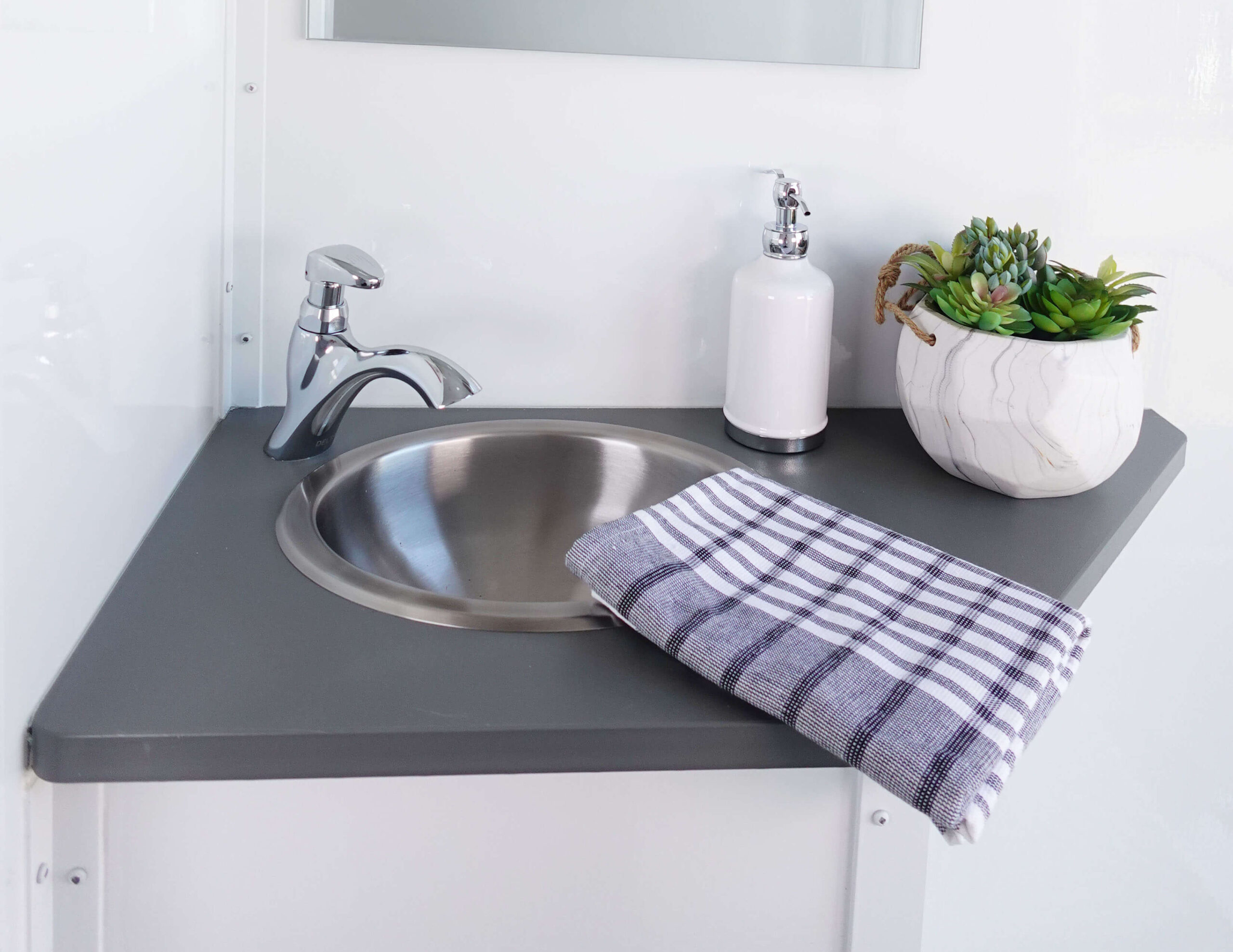 restroom trailer business